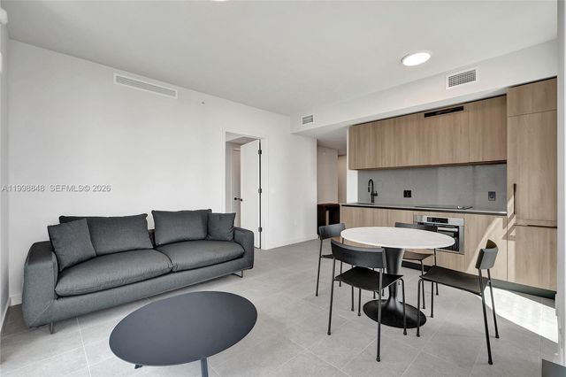 121 NE 5th ST 2101, Miami, FL 33132