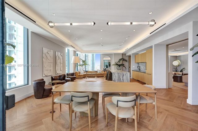 121 NE 5th ST 2101, Miami, FL 33132