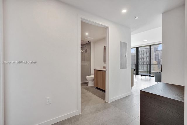 121 NE 5th ST 2101, Miami, FL 33132