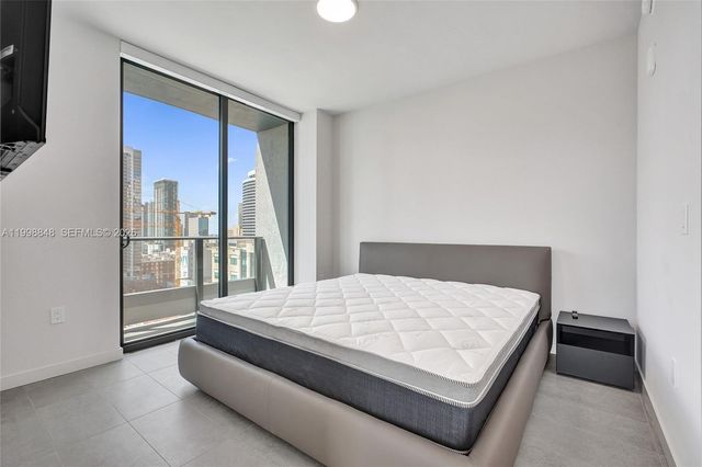 121 NE 5th ST 2101, Miami, FL 33132