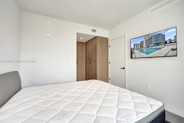 121 NE 5th ST 2101, Miami, FL 33132