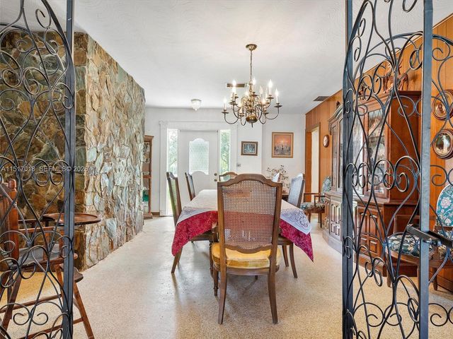 5901 SW 160th Avenue, Southwest Ranches, FL 33331