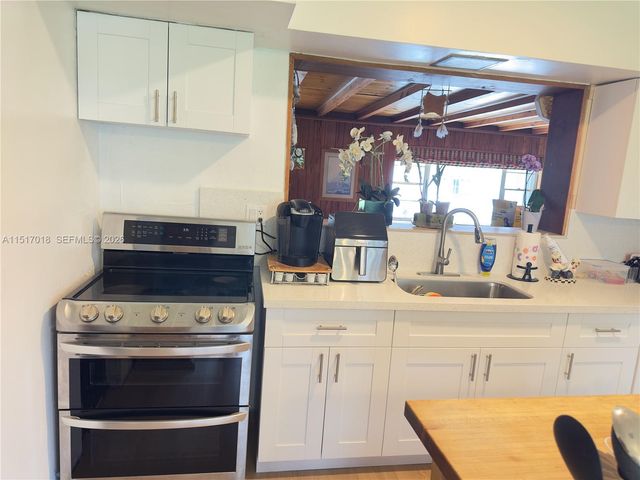 5901 SW 160th Avenue, Southwest Ranches, FL 33331