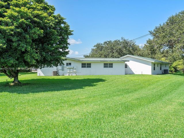 5901 SW 160th Avenue, Southwest Ranches, FL 33331