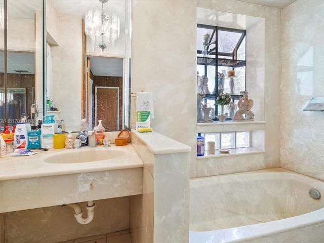 5901 SW 160th Avenue, Southwest Ranches, FL 33331