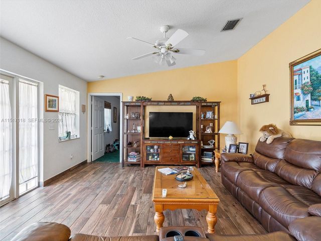 5901 SW 160th Avenue, Southwest Ranches, FL 33331
