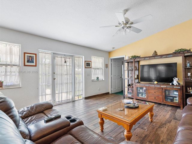 5901 SW 160th Avenue, Southwest Ranches, FL 33331