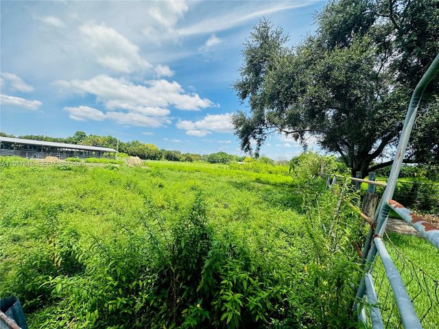 5901 SW 160th Avenue, Southwest Ranches, FL 33331