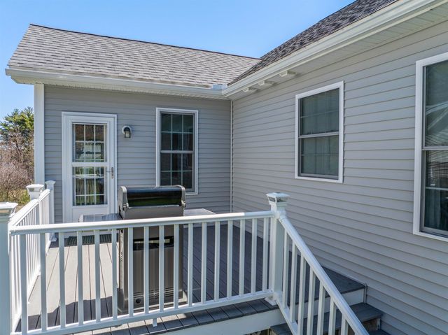 8 Port Way, Laconia, NH 03246