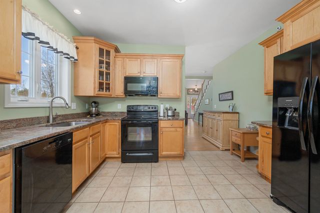 8 Port Way, Laconia, NH 03246