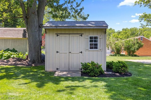 33161 Lake Road, Avon Lake, OH 44012