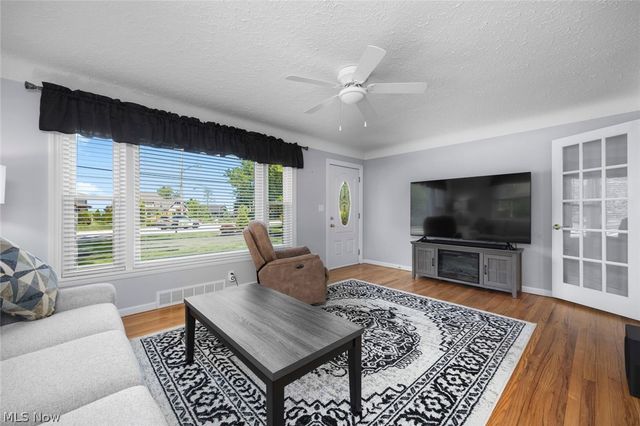 33161 Lake Road, Avon Lake, OH 44012