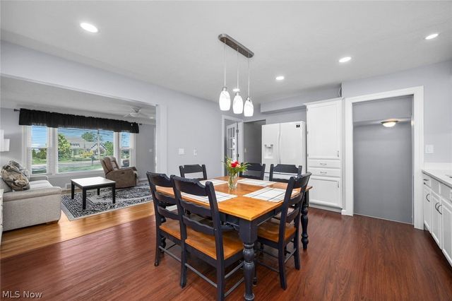 33161 Lake Road, Avon Lake, OH 44012