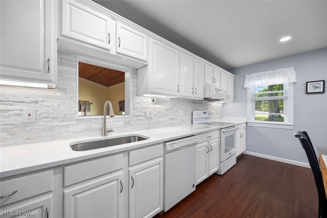 33161 Lake Road, Avon Lake, OH 44012