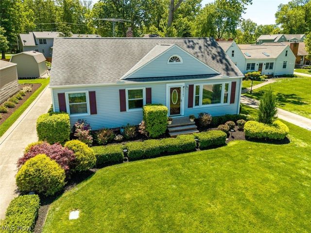 33161 Lake Road, Avon Lake, OH 44012