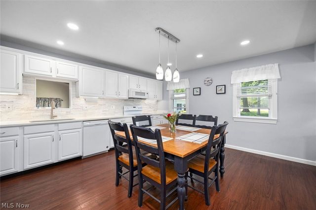 33161 Lake Road, Avon Lake, OH 44012
