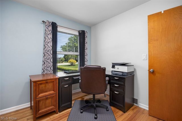 33161 Lake Road, Avon Lake, OH 44012