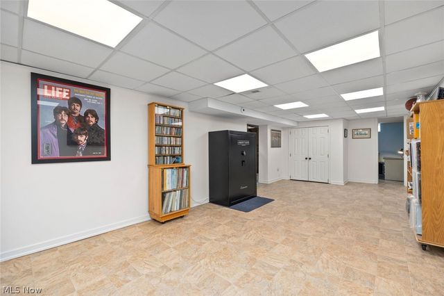 33161 Lake Road, Avon Lake, OH 44012