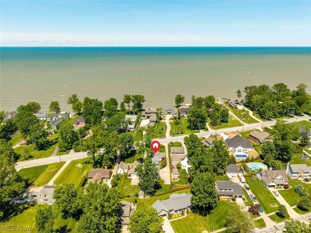 33161 Lake Road, Avon Lake, OH 44012