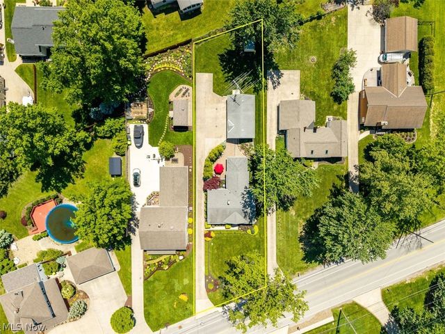33161 Lake Road, Avon Lake, OH 44012