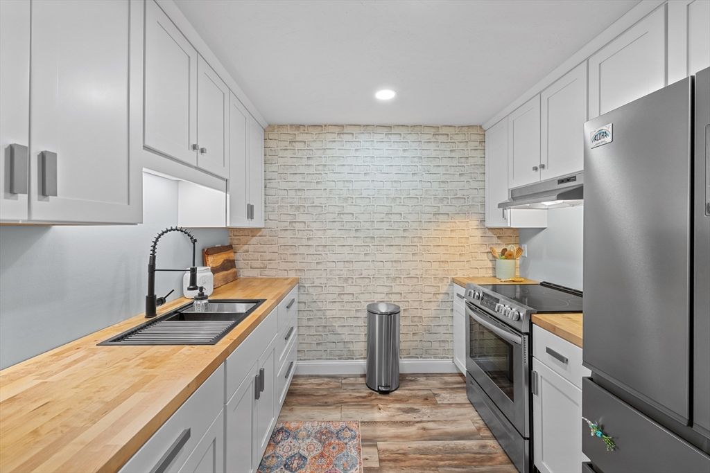 75 Huntoon Memorial Hwy 1-3, Leicester, MA 01524