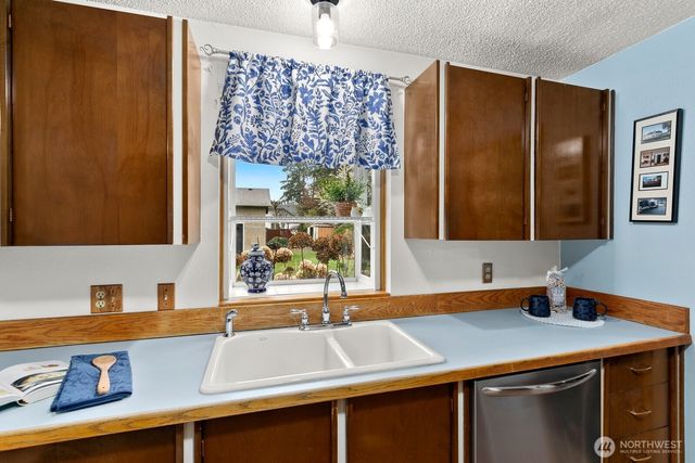 2504 S 365th Place, Federal Way, WA 98003