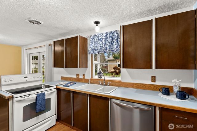 2504 S 365th Place, Federal Way, WA 98003