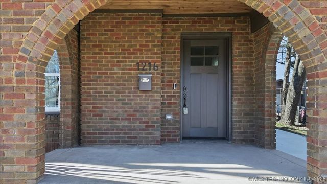 1216 S Canton Avenue, Tulsa, OK 74112