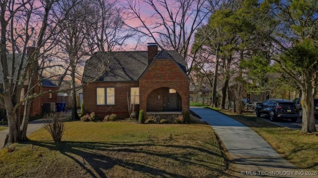 1216 S Canton Avenue, Tulsa, OK 74112