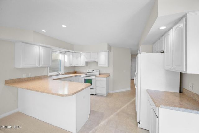 4347 Crystal Ridge Drive, Maumee, OH 43537