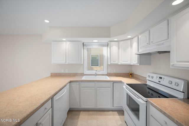 4347 Crystal Ridge Drive, Maumee, OH 43537