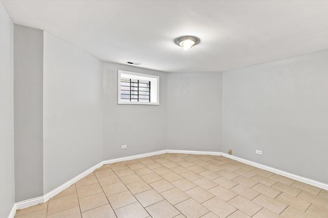6401 S Maryland Avenue 1, Chicago, IL 60637
