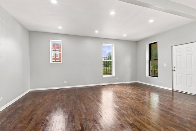 6401 S Maryland Avenue 1, Chicago, IL 60637