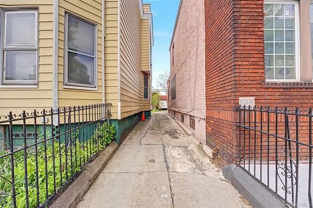 124 Pennsylvania Avenue, Brooklyn, NY 11207
