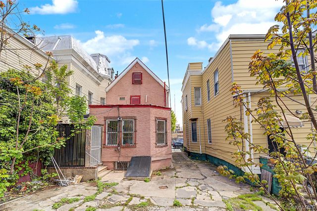 124 Pennsylvania Avenue, Brooklyn, NY 11207