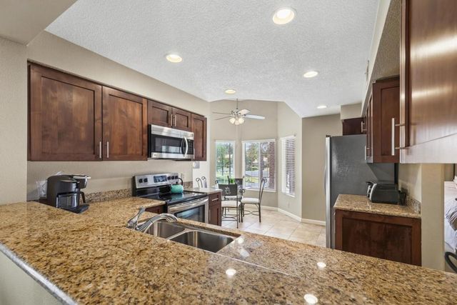 290 Vista Royale Circle W, Palm Desert, CA 92211