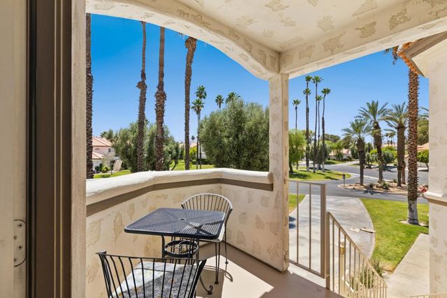 290 Vista Royale Circle W, Palm Desert, CA 92211