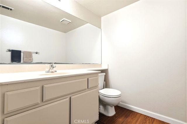 8901 Serapis 8, Downey, CA 90240