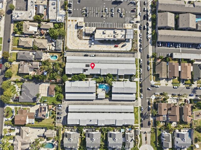 8901 Serapis 8, Downey, CA 90240