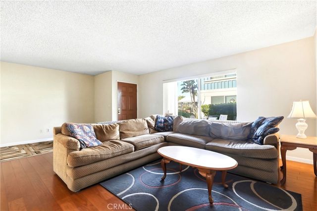 8901 Serapis 8, Downey, CA 90240