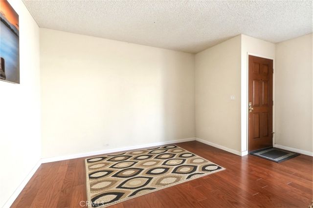 8901 Serapis 8, Downey, CA 90240