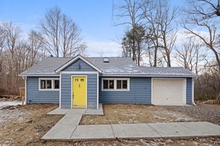 201 Middle River Road, Danbury, CT 06811
