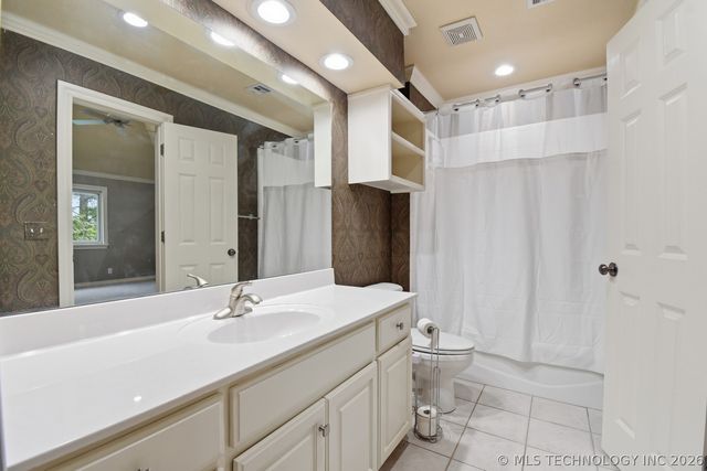 3828 S Sequoia Avenue, Broken Arrow, OK 74011