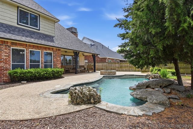 3828 S Sequoia Avenue, Broken Arrow, OK 74011