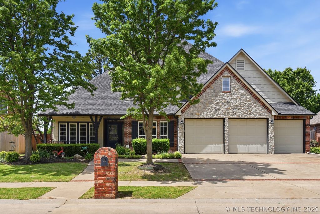 3828 S Sequoia Avenue, Broken Arrow, OK 74011