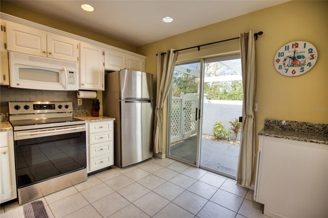 208 CERROMAR WAY S 26, Venice, FL 34293