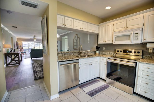 208 CERROMAR WAY S 26, Venice, FL 34293