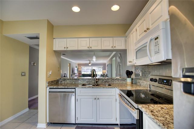 208 CERROMAR WAY S 26, Venice, FL 34293