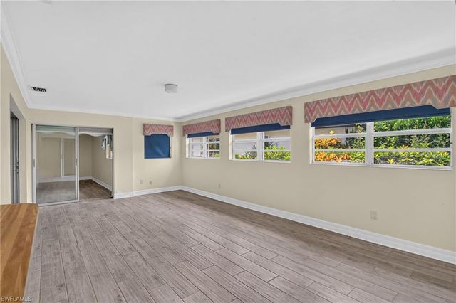 450 Huntington DR, Naples, FL 34109