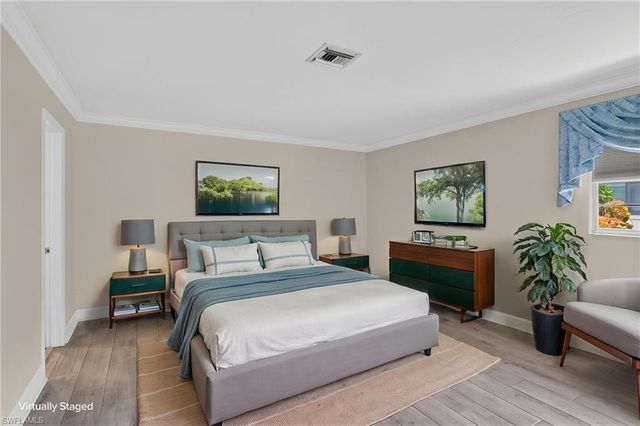 450 Huntington DR, Naples, FL 34109